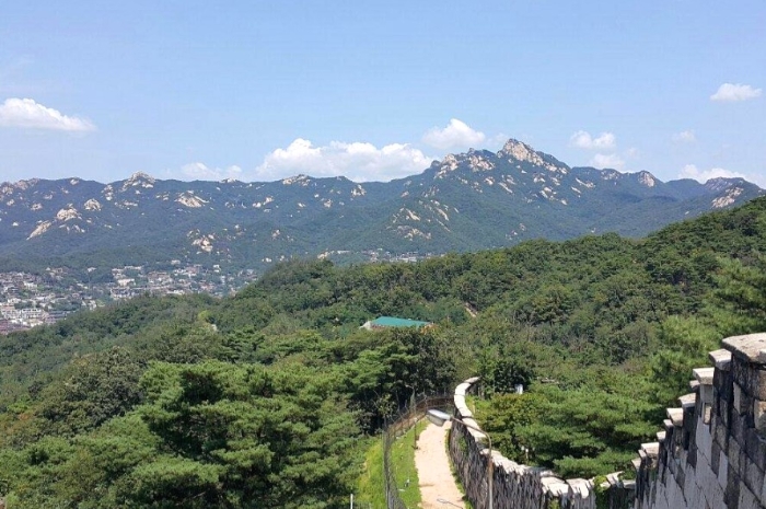 Selama 59 Tahun Tertutup karena Ancaman Keamanan, Jalur Gunung di Seoul Kini Dibuka untuk Umum
