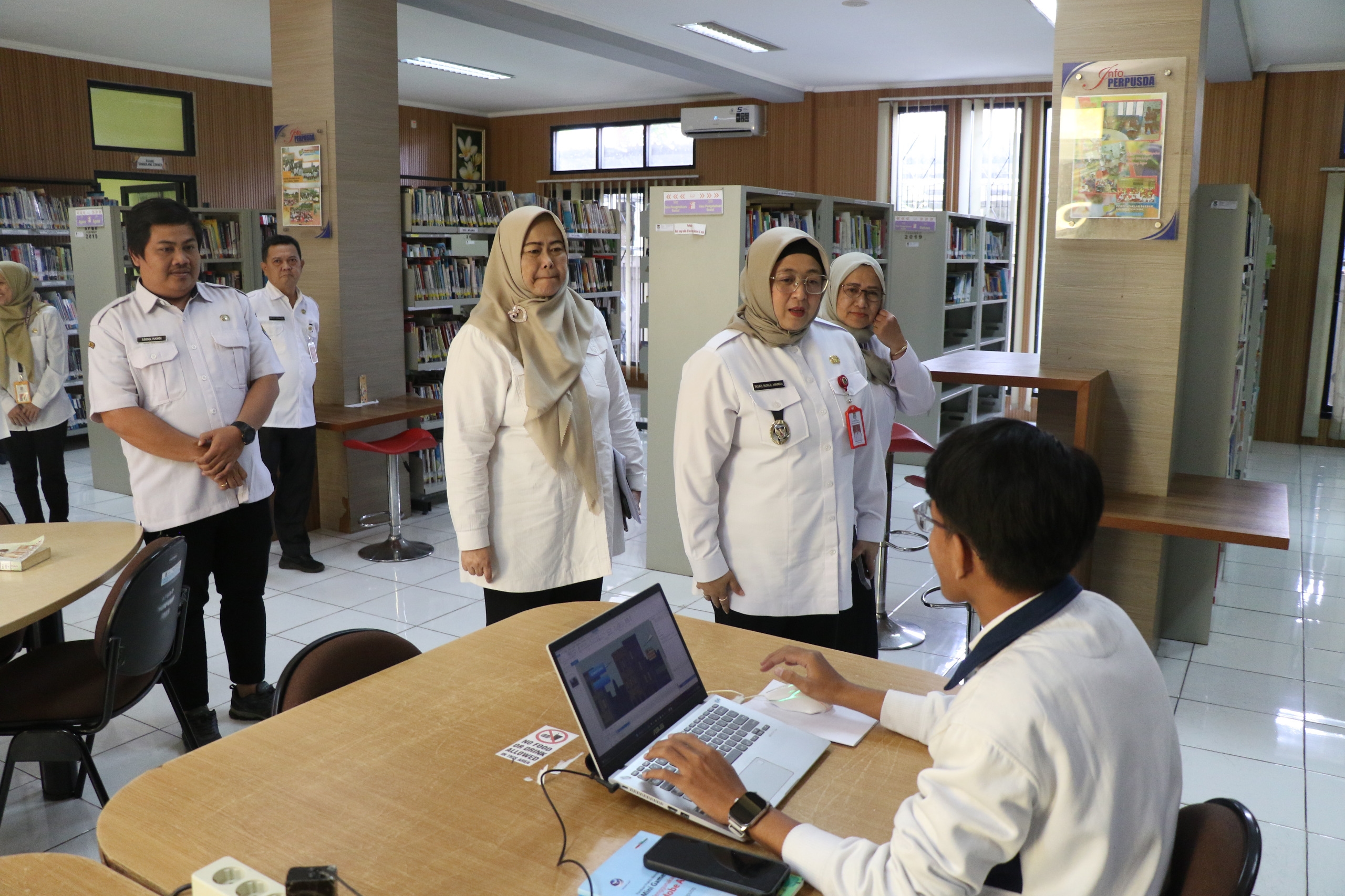 Tingkatkan Literasi Anak, Wabup Tangerang Tekankan Optimalisasi Perpustakaan Sekolah dan Digitalisasi Arsip