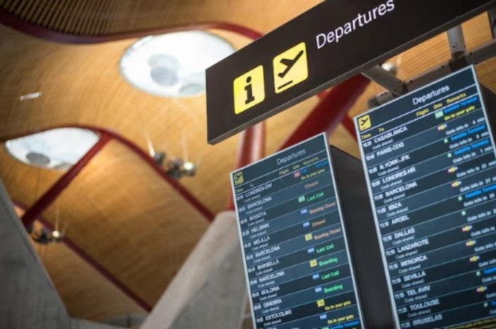 Jangan Panik! Ini Cara Mengatasi Ketinggalan Pesawat dengan Tepat