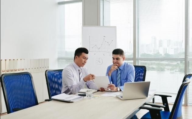 Waspada! Kantor Ber-AC Diam-Diam Picu Dehidrasi, Ini Alasan Pekerja Kantoran Justru Lebih Rentan