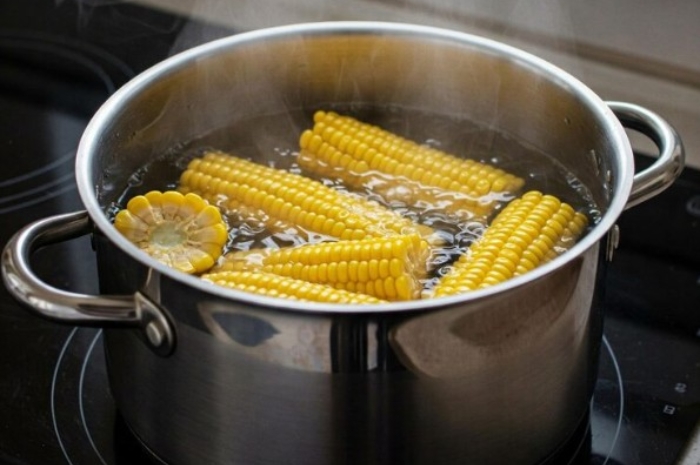 Termasuk Bisa Turunkan Kolesterol, Kenali 4 Manfaat Air Rebusan Jagung yang Jarang Diketahui
