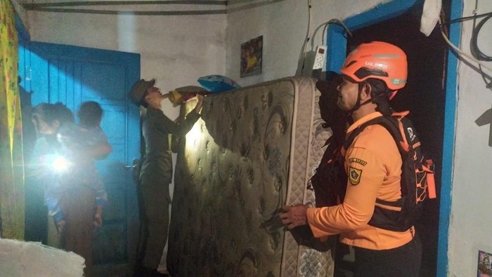 Hujan Deras Disertai Angin Kencang Terjang Rumpin Bogor Tadi Malam, 8 Rumah Warga Rusak Parah