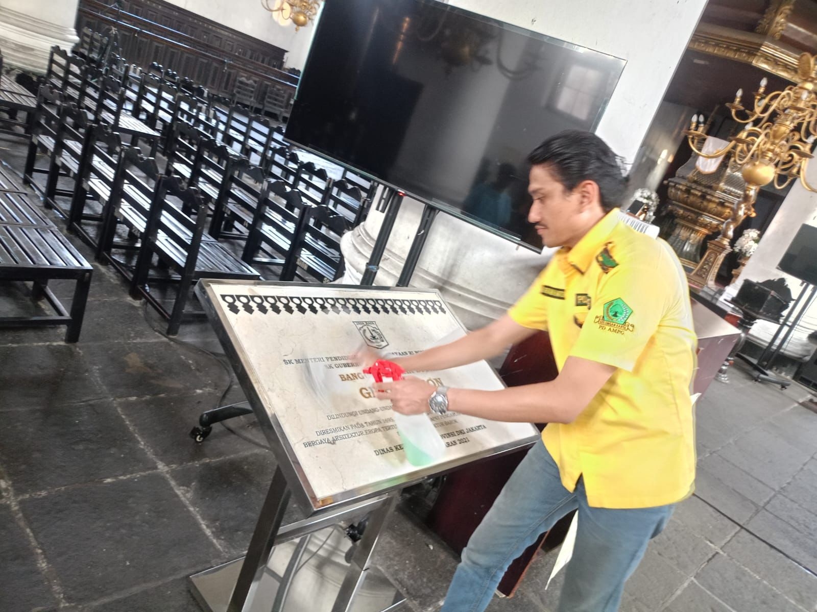 Rawat Rumah Ibadah, AMPG DKI Bersihkan Gereja Tertua di Jakarta