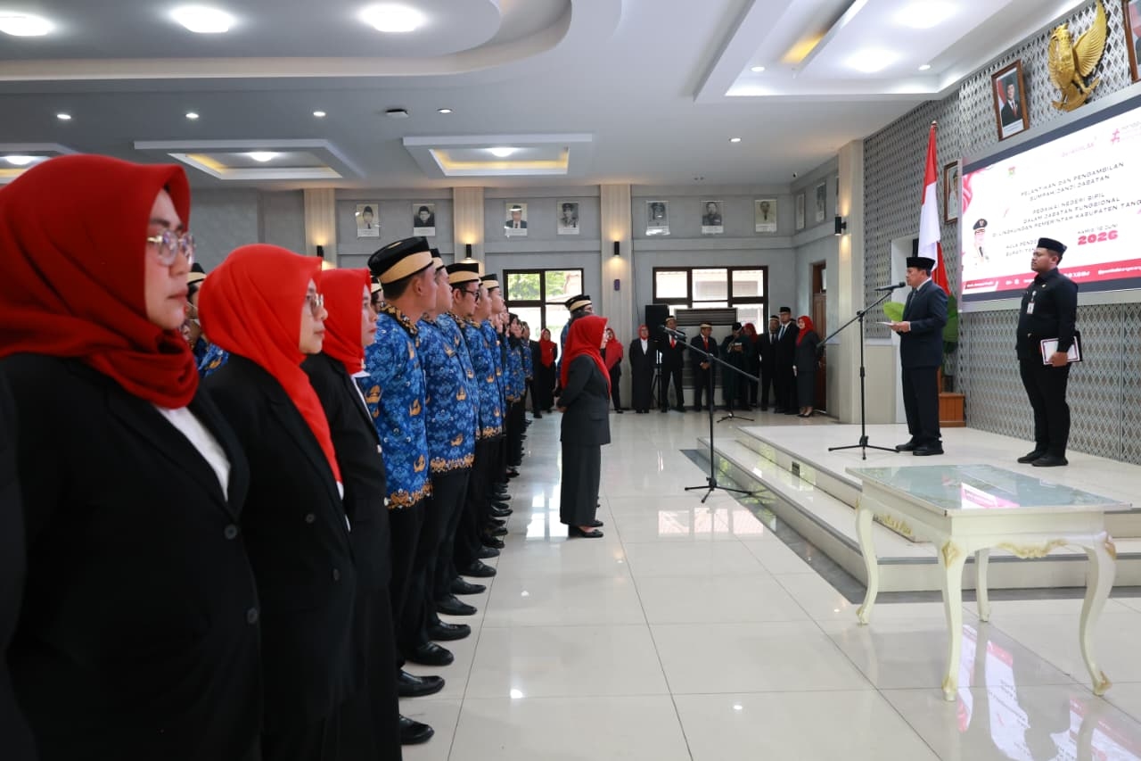 Lantik 486 PNS Fungsional, Bupati Tangerang Tekankan Disiplin, Loyalitas, dan Bijak dalam Bermedsos