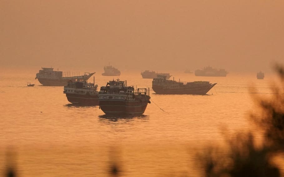 Sepakat dengan AS, Iran Pastikan Selat Hormuz Kini Terbuka Penuh bagi Kapal Dagang