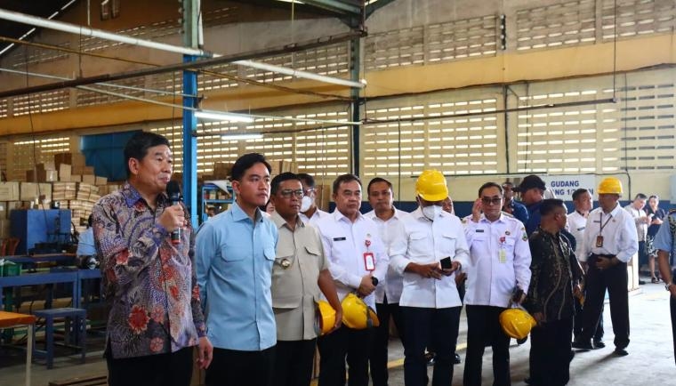 Wapres Gibran Tinjau Pabrik Motor Listrik United di Kabupaten Tangerang, Didampingi Sekda Soma Atmaja dan Gubernur Banten