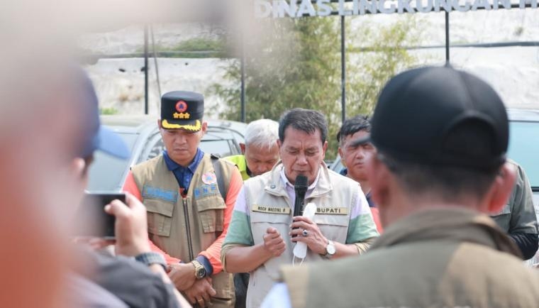 Bupati Tangerang Pimpin Doa Bersama Untuk Kelancaran Proses Pemadaman TPA Jatiwaringin, Gelar Shalat Istisqo untuk Minta Hujan