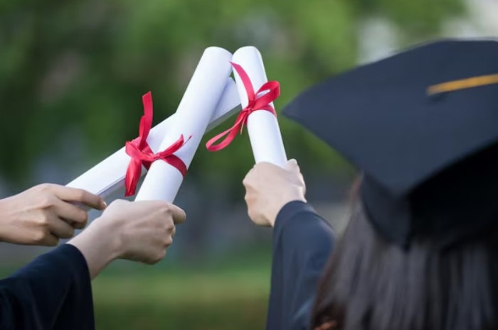 Di Balik 162 Ijazah yang Tertahan, Inilah Kisah Perjuangan Alumni dan Sekolah yang Sama-Sama Bertahan 