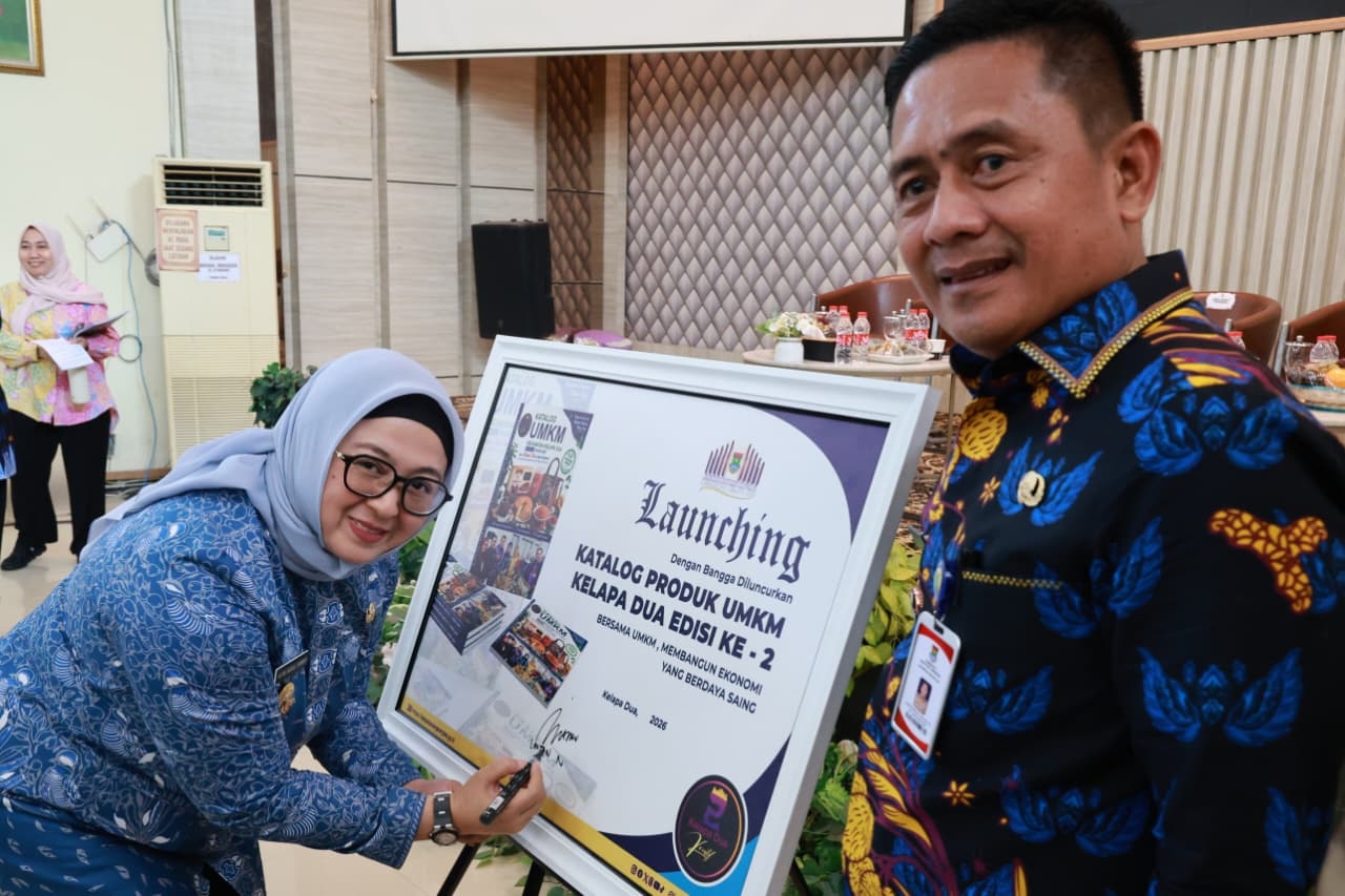Kukuhkan Pengurus UMKM Kelapa Dua, Wabup Tangerang Dorong Katalog Usaha Masuk Platform Digital