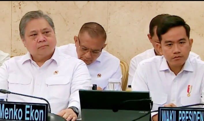 Posisi Duduk Gibran Sejajar Menteri Saat Sidang Kabinet Jadi Sorotan, Mensesneg Buka Suara