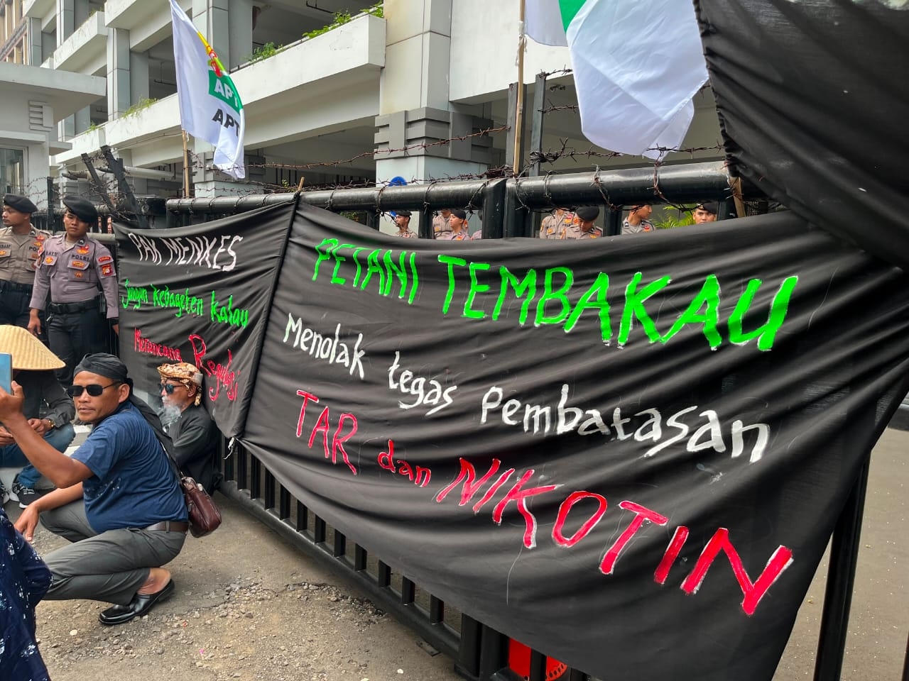 Tolak Pembatasan Kadar Nikotin PP 28/2024, Petani Tembakau Temanggung: Jangan Jadikan Kami Sapi Perah!