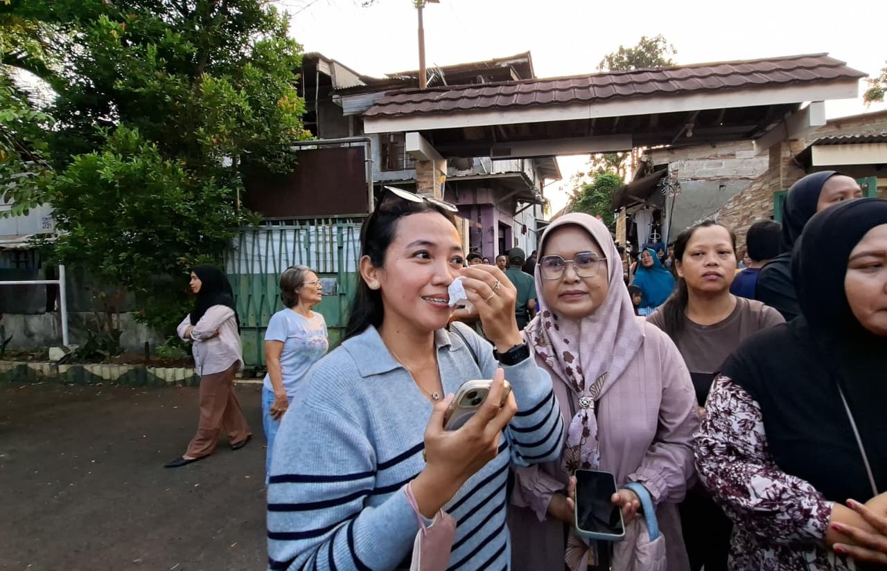 Gedung Sekolah 2 Tahun Roboh, Orang Tua Murid SDN 09 Kebayoran Lama Selatan Menangis Haru Disambangi Pramono