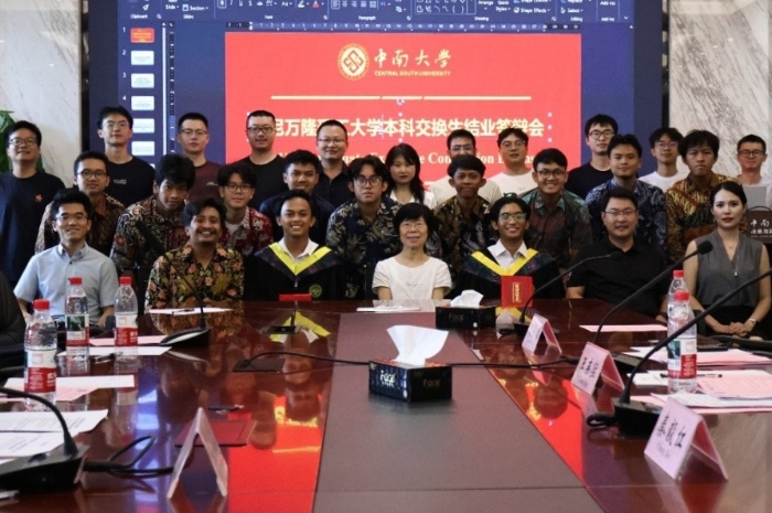 Dua Mahasiswa ITB Buktikan Kemampuan di Kampus Top China, Presentasi Risetnya Tuai Apresiasi