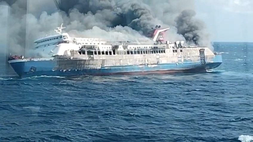 Dramatis! Kapal KM Mutiara Sentosa 2 Rute Surabaya-Makassar Terbakar di Perairan Sumenep, Kemenhub Evakuasi 250 Penumpang