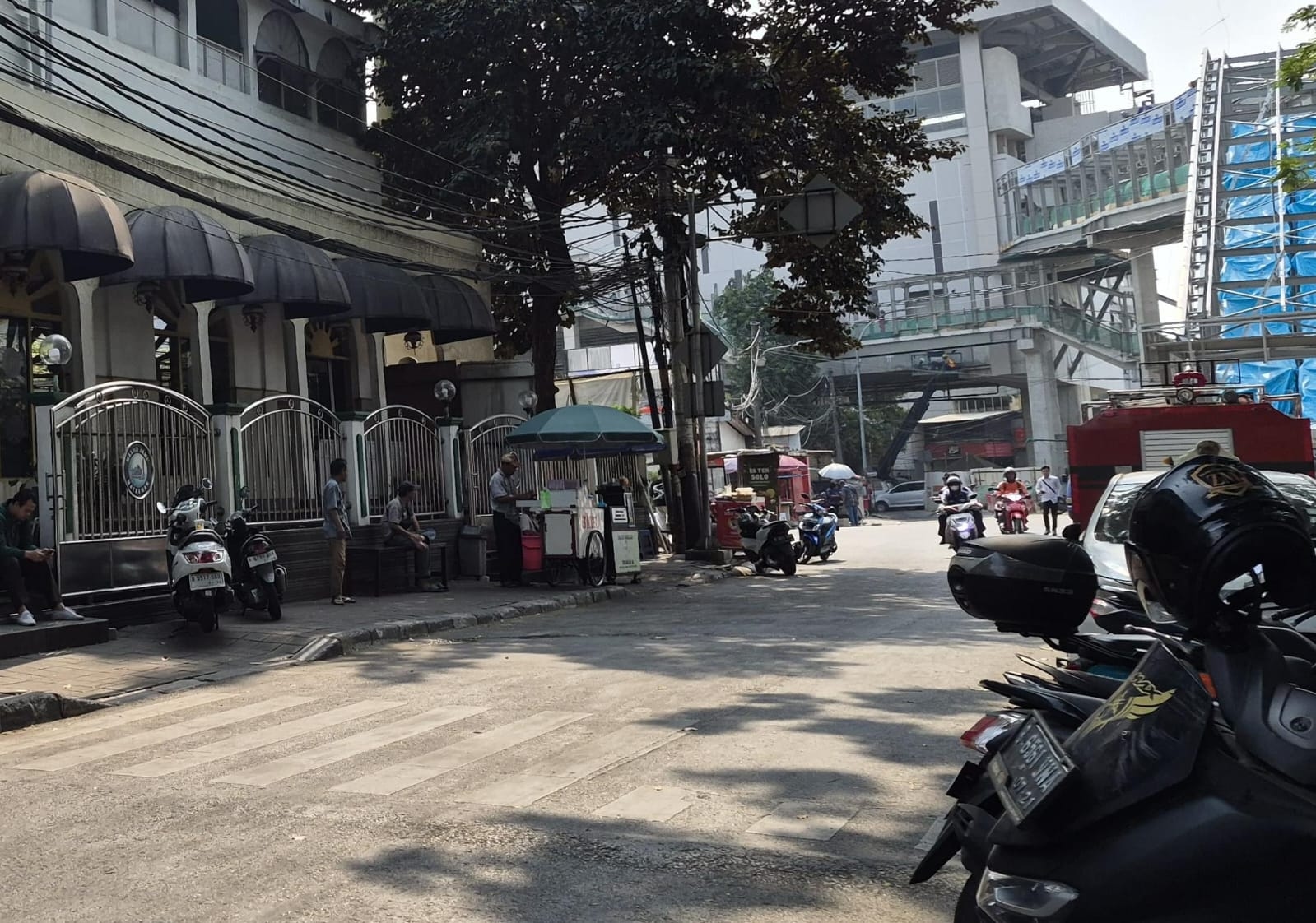 Berkah Pasca Bentrokan Maut di Matraman Dalam,  Omzet PKL Malah Meningkat