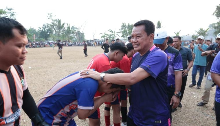 Bupati Tangerang Tutup Kompetisi Sepak Bola Tarkam Rancabuaya, Jadi Sarana Hiburan hingga Perkuat Kekompakan Warga