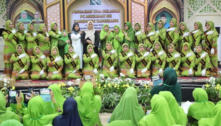 Peringati HUT ke-81 RI, Muslimat NU Kabupaten Tangerang Gelar Pengajian dan Santunan Yatim di Masjid Agung Al-Amjad