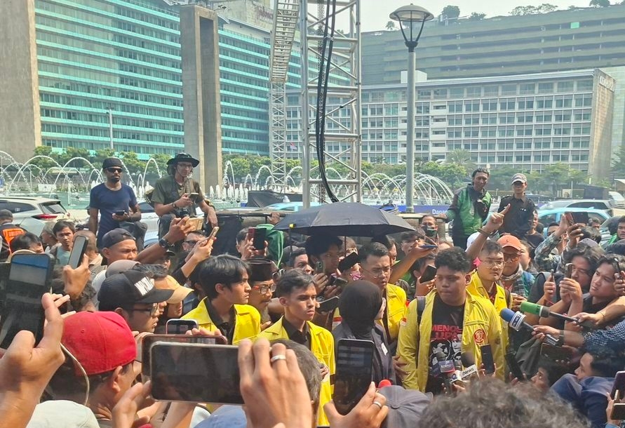 BEM UI Sampaikan 8 Tuntutan Demo di Bundaran HI Hari Ini: Hentikan KKN hingga Evaluasi PSN