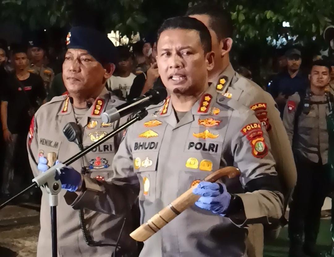 Ngeri! Polda Metro Amankan 21 Orang Saat Demo BEM UI, Temukan Pisau hingga Botol Diduga untuk Molotov