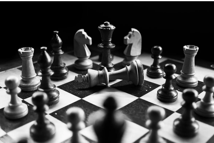 Musuh Bebuyutan! Seorang Pemain Catur Nekat Racuni Lawan Mainnya Dengan Mengoles Merkuri ke Papan Catur