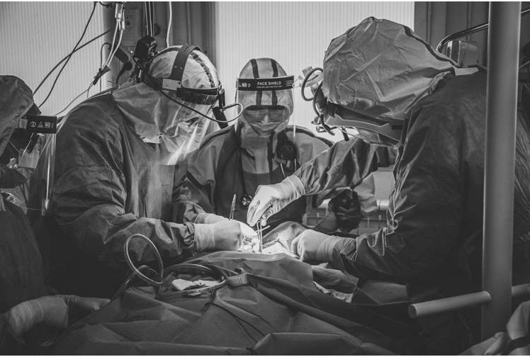 Heboh, Anak 13 Tahun Ikut Mengoperasi Pasien hingga Mengebor Tengkorak Bersama Dengan Ahli Bedah di Rumah Sakit hingga Sebabkan Cedera Tubuh Serius