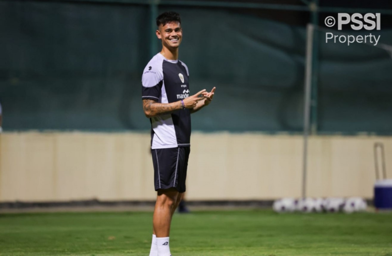 PANTESAN AJA! Bek Timnas Indonesia Mees Hilgers Alami Cedera Ketika Garuda Kalah 1-2 dari China