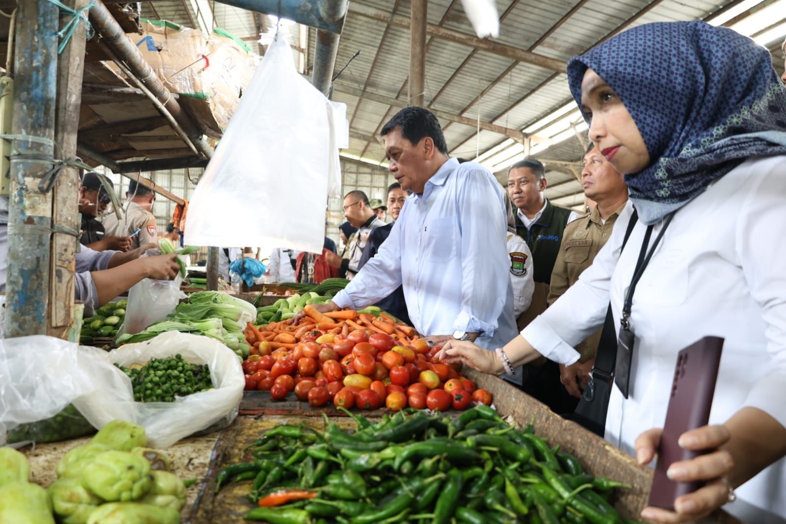 Pantau Harga Daging dan Sembako di Pasar Mauk Jelang Ramadhan 2026, Bupati Tangerang: Semua Aman dan Terkendali!