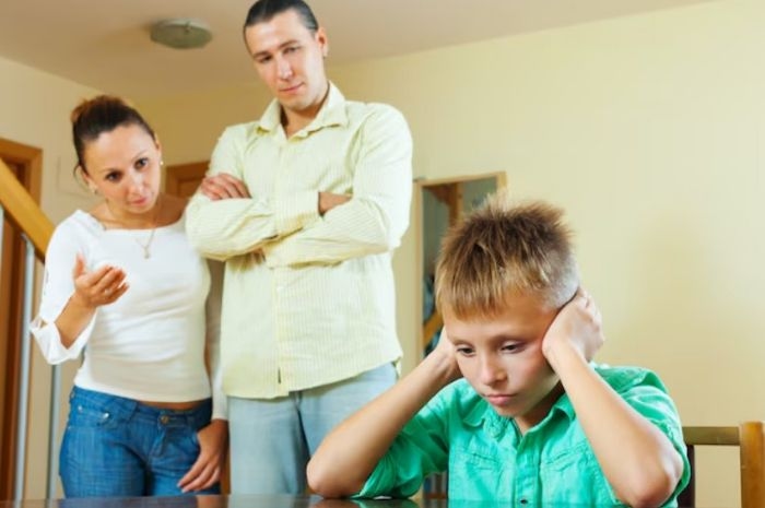 Empat Tipe Orangtua yang Menguras Emosi Anak, Apakah Kamu Termasuk "Korbannya"?