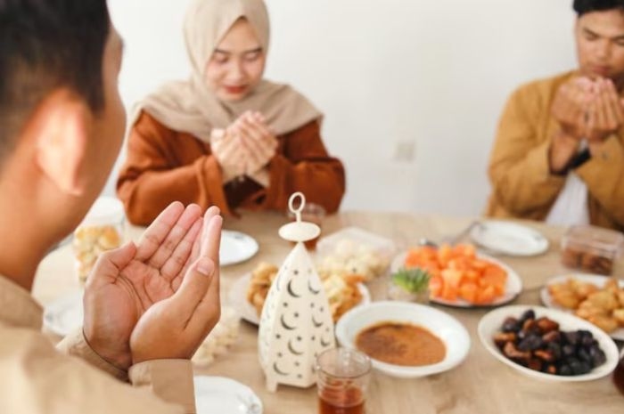 Bukan Nasi, Ini Rahasia Sahur Tahan Lapar ala Sunah