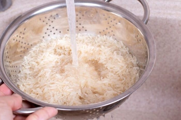 Sering Salah Kaprah, Ini 7 Fakta Soal Mencuci Beras yang Perlu Diketahui