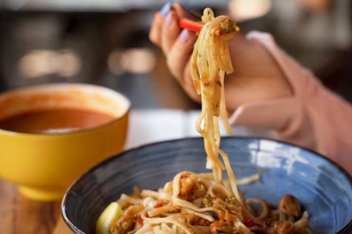 Bukan Sekadar Mie Goreng, Ini Filosofi Mie Panjang Umud yang Jarang Diketahui