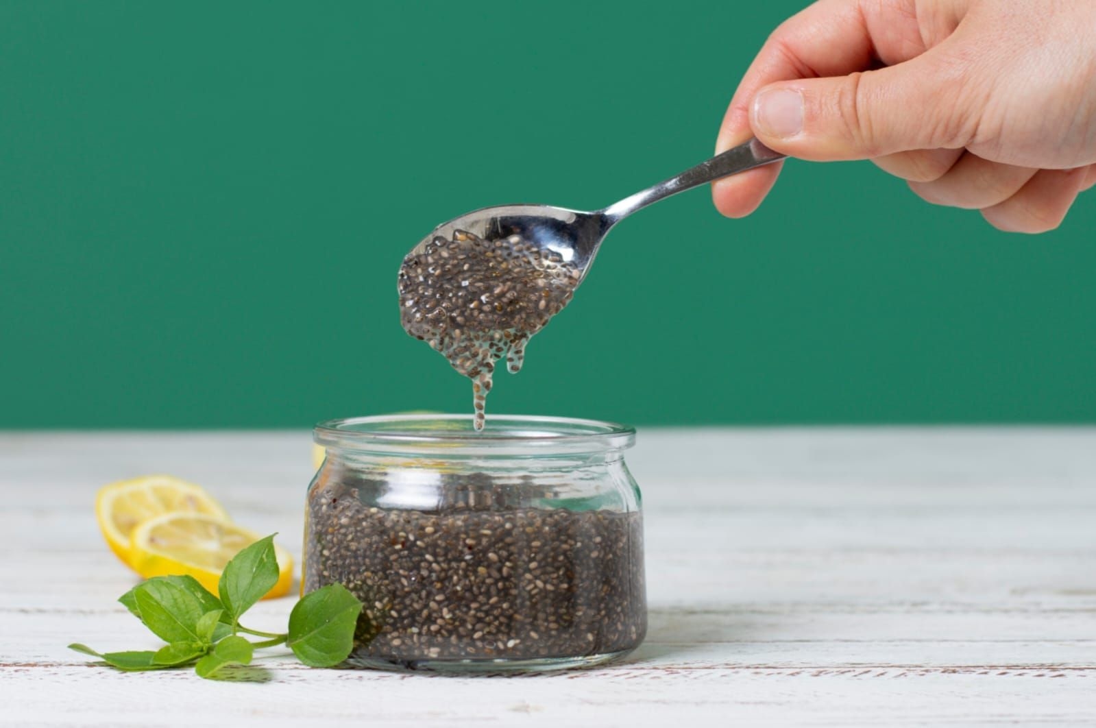 Manfaat Minum Air Chia Seed untuk Kesehatan dan Detoksifikasi Tubuh