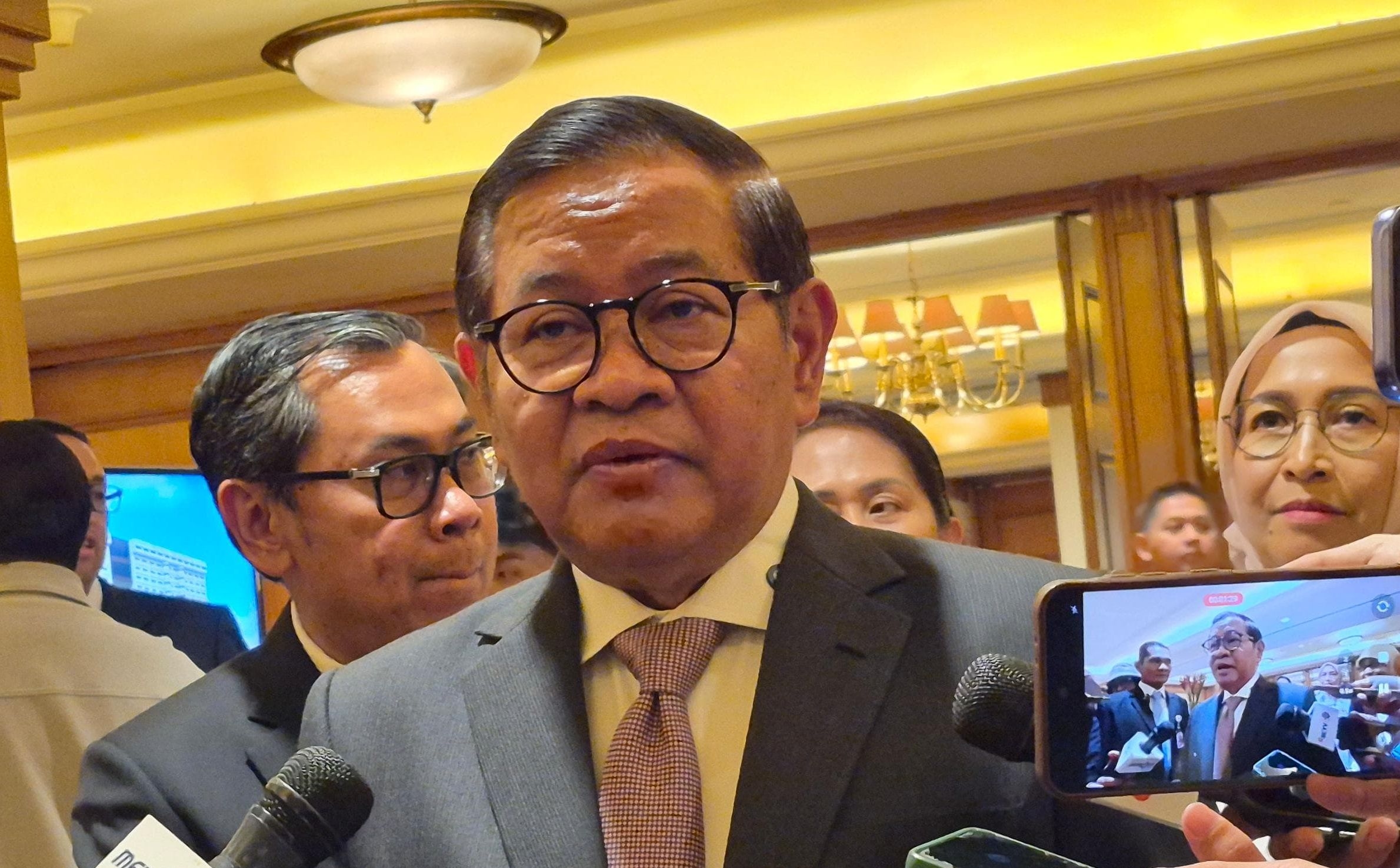 Tak Hanya Hujan, Gubernur Pramono Sebut Banjir Jakarta Dipicu Sampah dan Bangunan di Bantaran Sungai