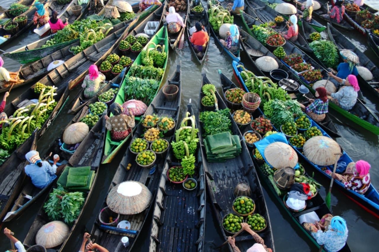 Menjelajah Empat Pasar Tertua Indonesia, Wisata Sejarah yang Tetap Ramai Hingga Sekarang