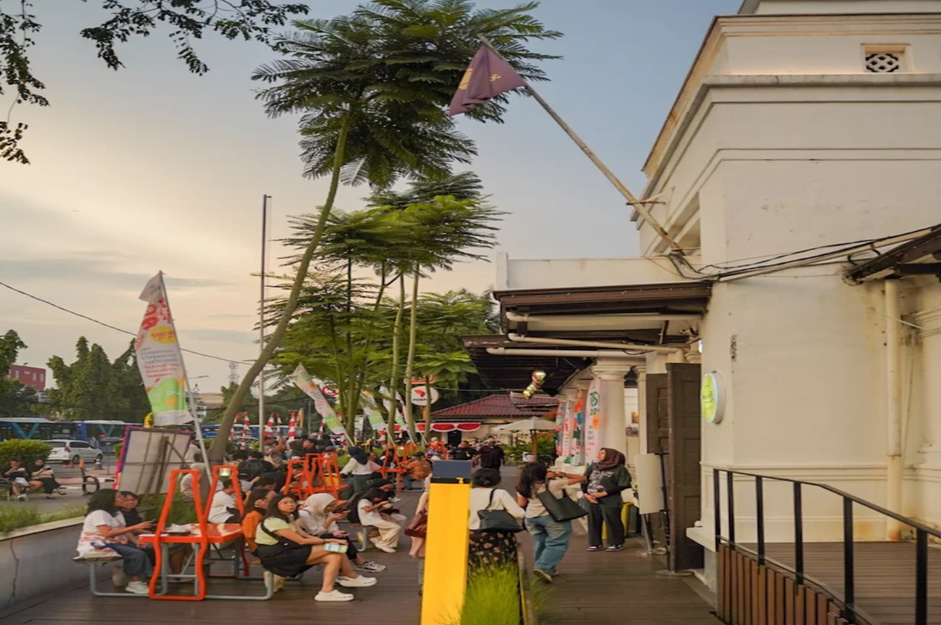 Akhir Pekan Makin Seru, Ini 8 Tempat Nongkrong Paling Asik di Jakarta Pusat