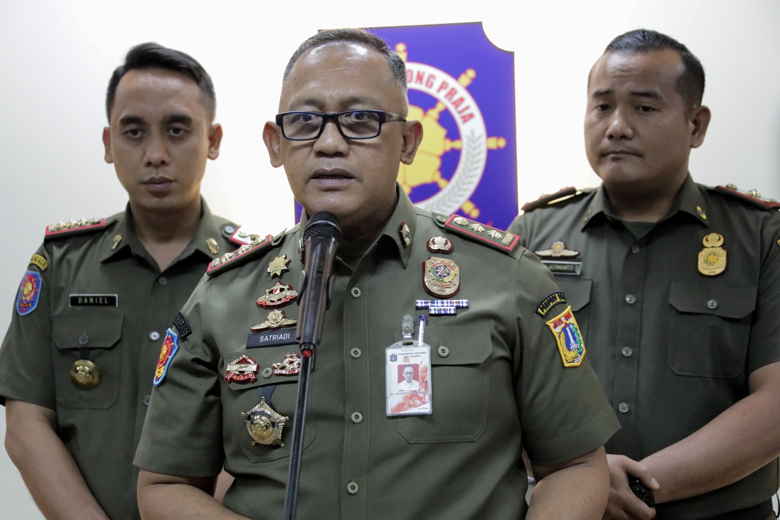 Bersama TNI dan Polri, Satpol PP DKI Gelar Operasi Razia Miras Ilegal Serentak di 5 Wilayah