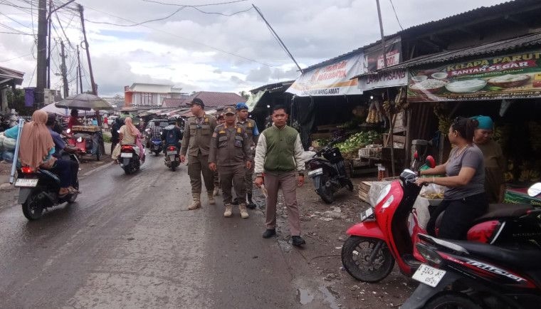 Satpol PP Kabupaten Tangerang Lakukan Pendataan,  Tercatat 90 Bangunan dan Pelaku Usaha Berada di Sempadan Jalan Eks TPPS Pasar Cisoka