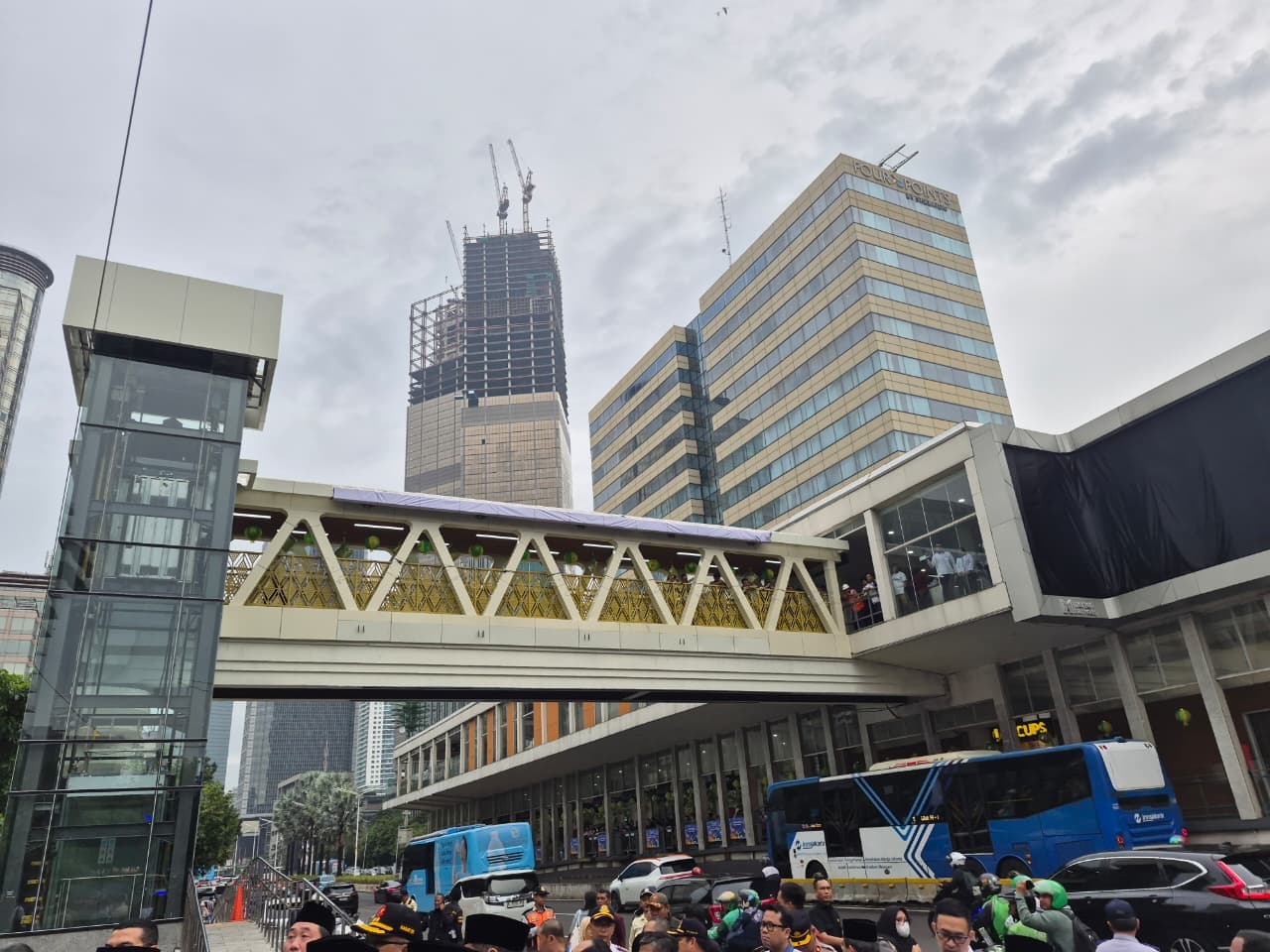 Gubernur Pramono Rayu Pengelola Sarinah Buka Akses JPO Thamrin Langsung ke dalam Gedung