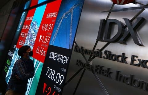  IHSG Jeblok Akibat Rapor MSCI, Rupiah Kian Sekarat Dihantam Sinyal Suku Bunga AS