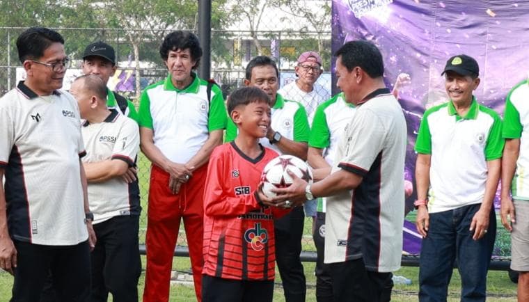 Cetak Generasi Emas Persita Tangerang, Maesyal Rasyid Resmi Buka Piala Bupati Cup 2026 Kategori U-13 dan U-15