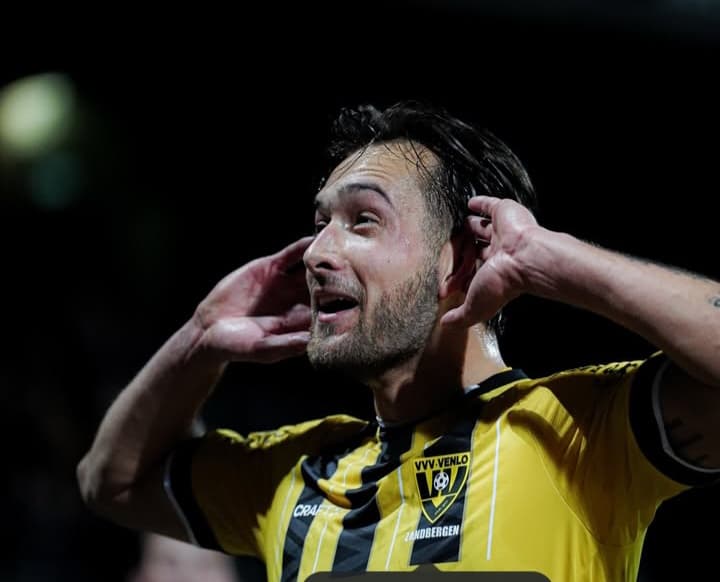 Dicuekin John Herdman, Striker Keturunan Depok Cetak Brace di Liga Belanda