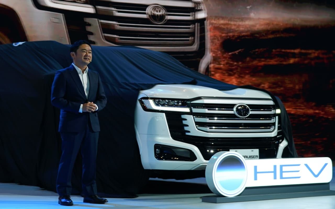 Toyota Luncurkan Land Cruiser Hybrid dan bZ4X Terbaru di GIIAS 2026, Segini Harganya, Penjualan Mobil Elektrifikasi Melonjak 2 Kali Lipat