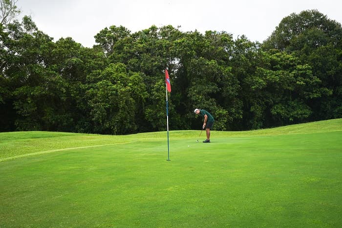 Jalan-jalan ke Batam, Cobain Hidden Gem Ini: Wisata Sambil Olahraga ke Golf Island yang Cuma Berjarak 30 Menit ke Singapura