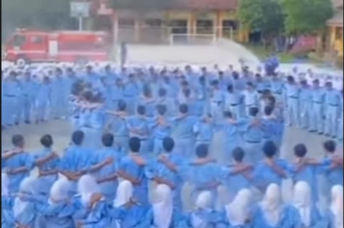 Wisuda Dilarang, Ratusan Siswa SMK Ini Pilih Rayakan Kelulusan dengan Panggil Damkar, Sederhana tapi berkesan