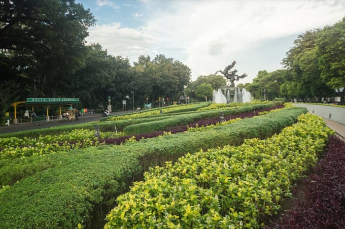 Taman Jakarta Buka 24 Jam, Kamu Wajib Tahu 6 Aturan Ini Sebelum Nongkrong!