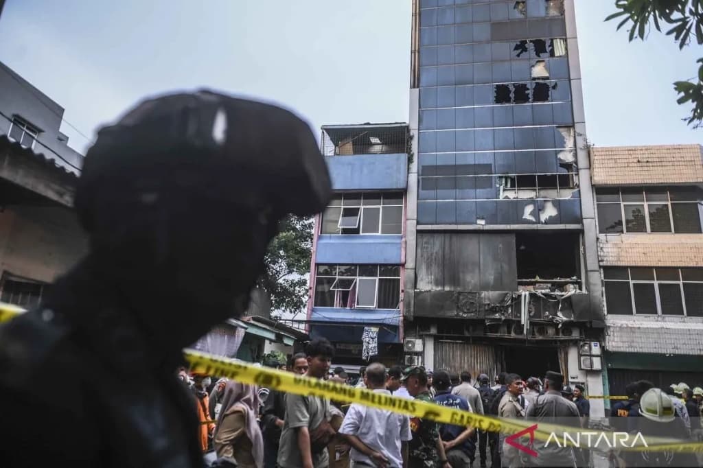 Korban Tewas Kebakaran Ruko Kemayoran Capai 22 Orang, Labfor Polri Olah TKP Selidiki Dugaan Baterai Drone