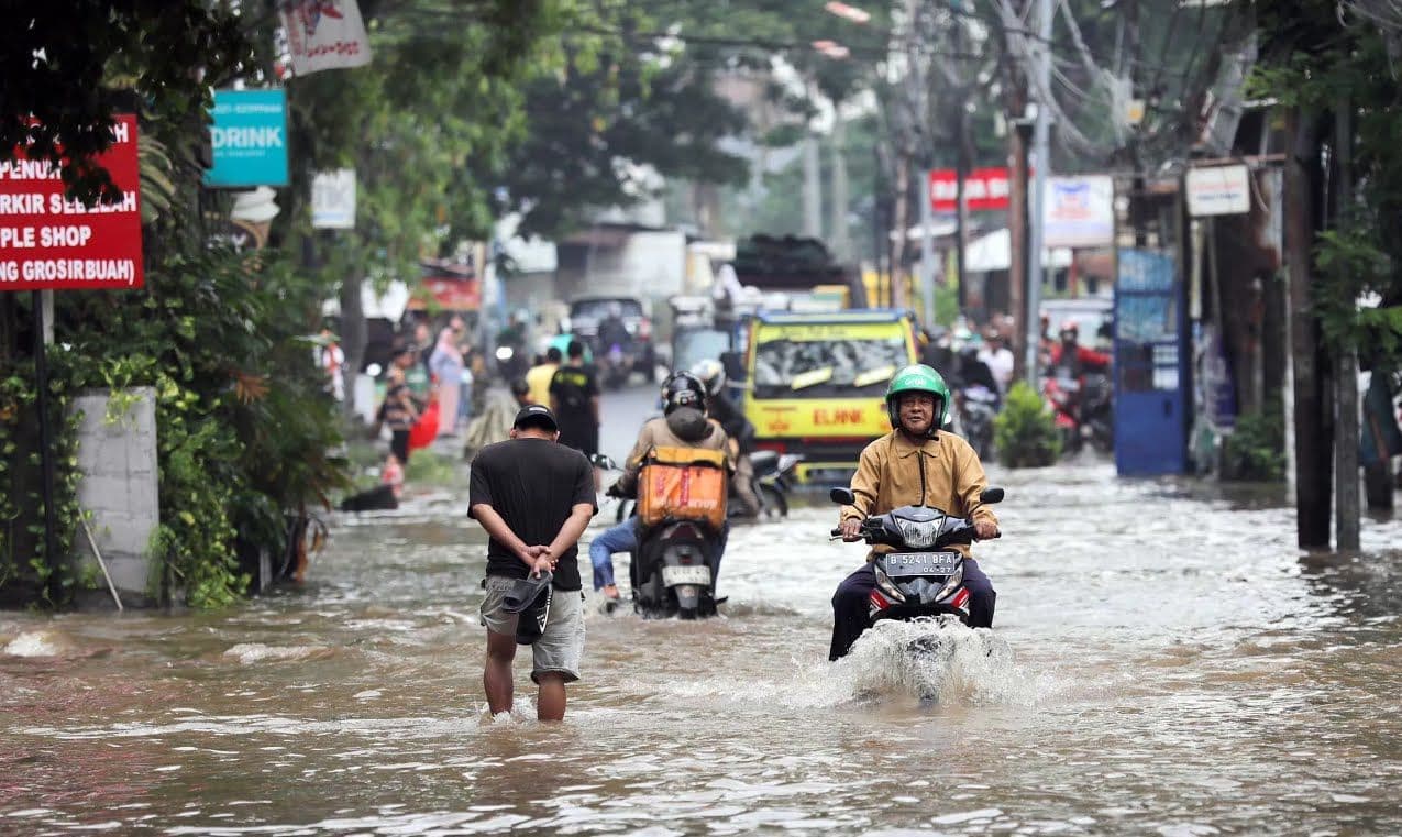 Hati-Hati! BPBD Catat 10 RT dan 23 Ruas Jalan di Jakarta Banjir Akibat Hujan Deras Hari Ini, Berikut Titik Lokasinya