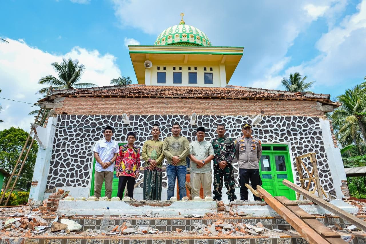Bos HS Muhammad Suryo Bangun Masjid Rp 1 Miliar di Dusun Kelahirannya Lampung Timur
