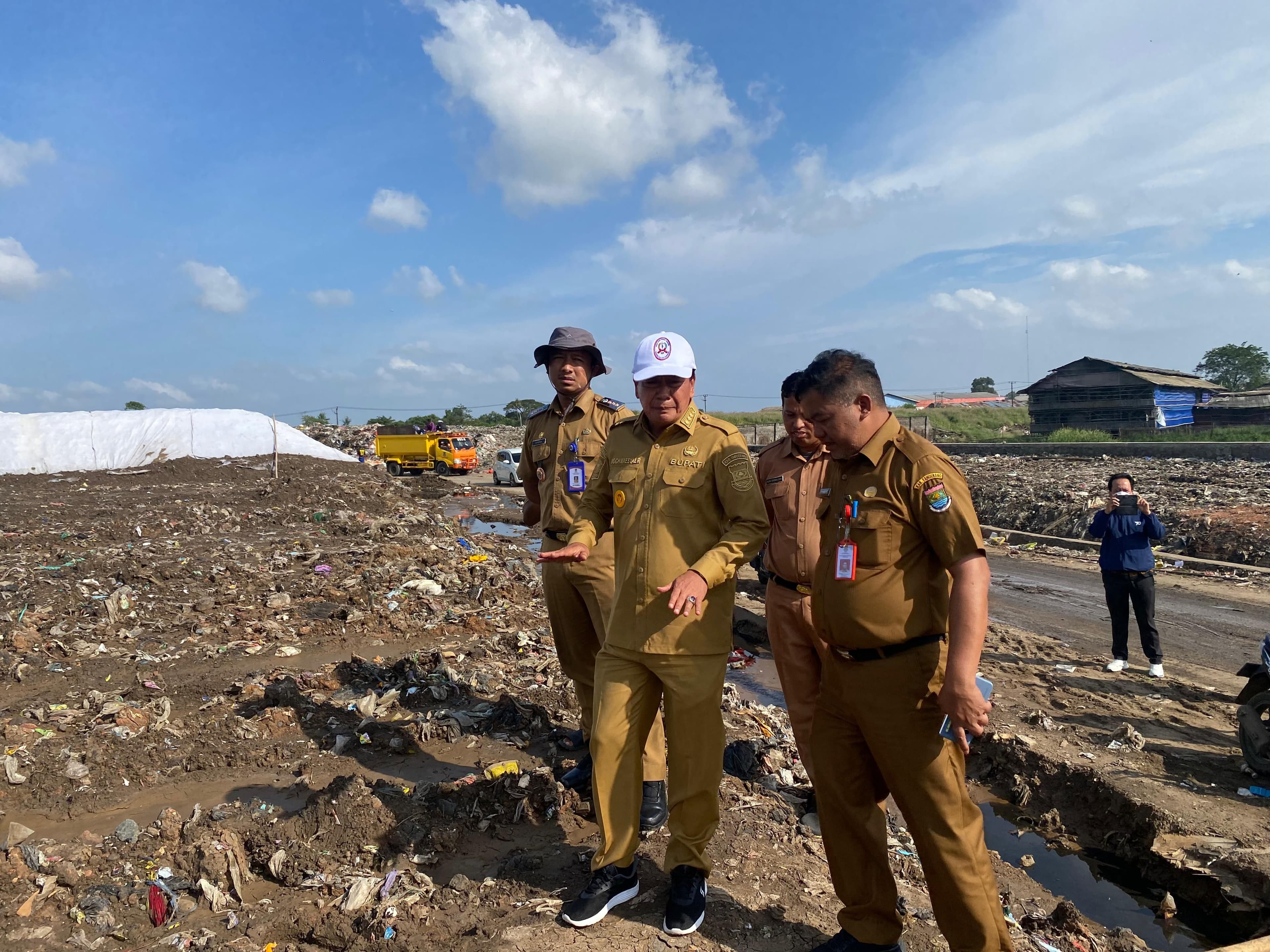 Tinjau Proses Pematangan Lahan TPA Jatiwaringin untuk PSEL, Bupati Tangerang: Nantinya Butuh Minimal 1.000 Ton Sampah Per Hari