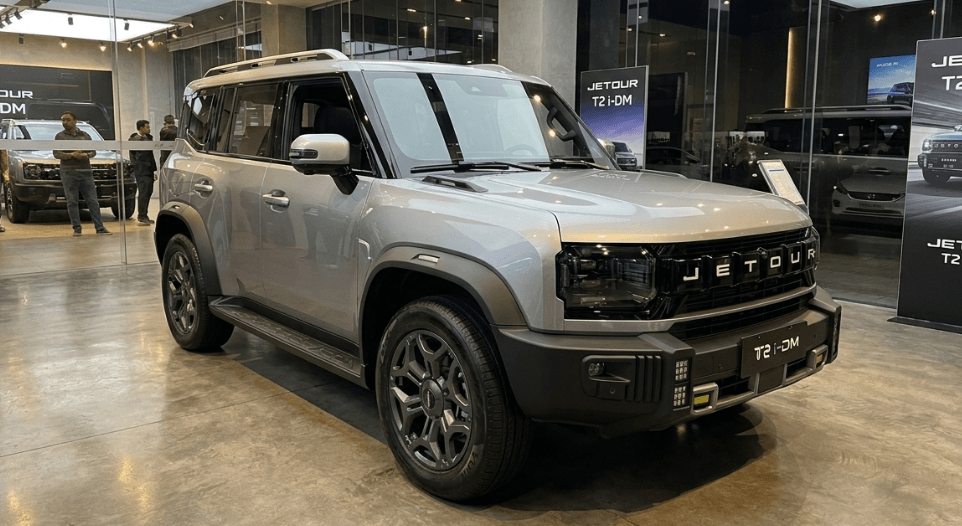 Resmi Mengaspal Jetour T2 i-DM: SUV Petualang Dengan Sentuhan Tuas Kristal di Interior, Panoramic Sunroof Raksasa, dan Mesin PHEV yang Halus